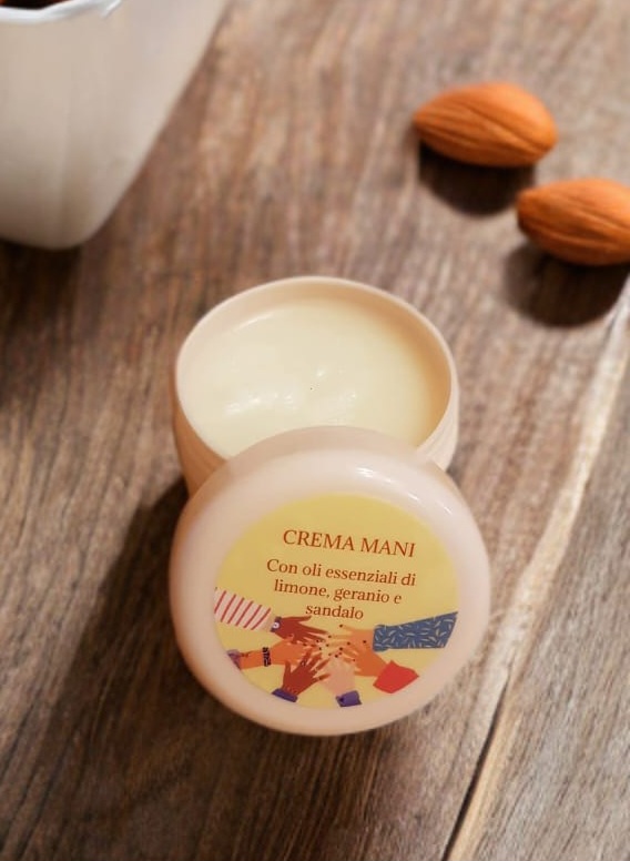 Crema Mani